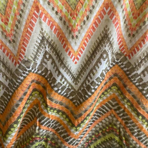 Chico’s Multicolor Chevron Print Top Women's Size Medium / 8 (Chico's 1) - Picture 4 of 9